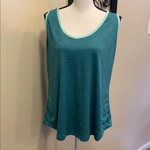 OLD NAVY Semi fitted athletic tank top